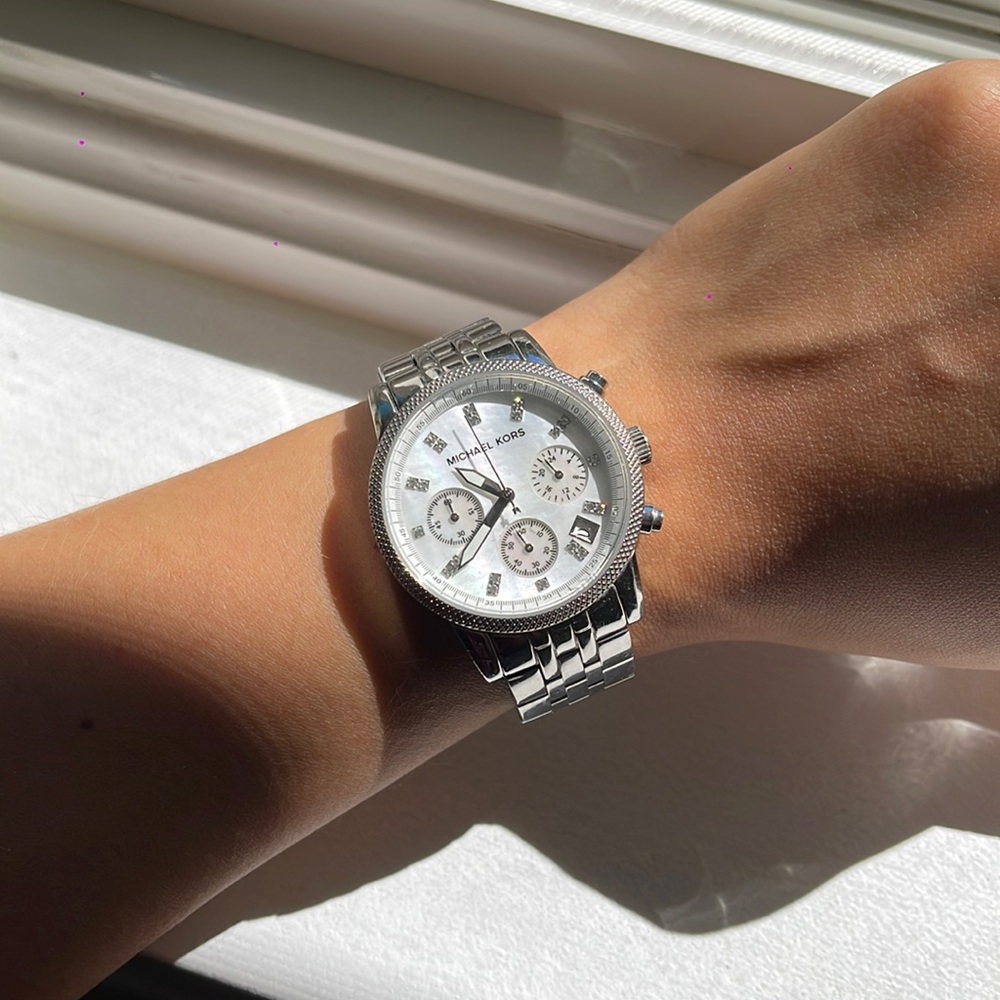 Michael Kors Watch - Picture 5 of 9